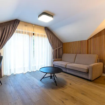 Konukevi Zen Den Braşov